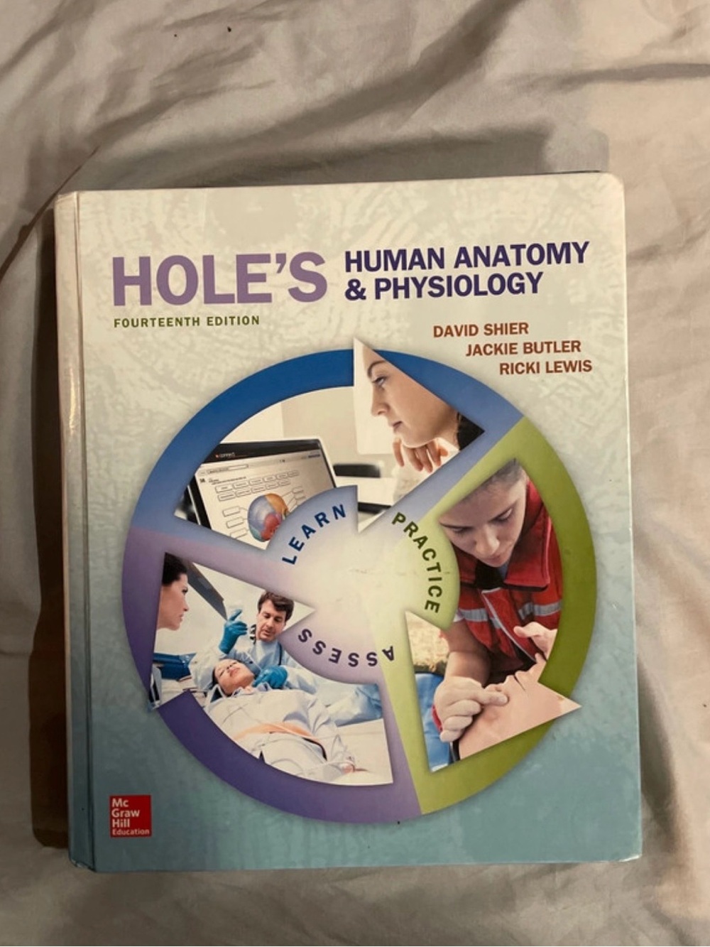 HOLE'S Human Anatomy & Physiology Textbook - White/Cream Cover